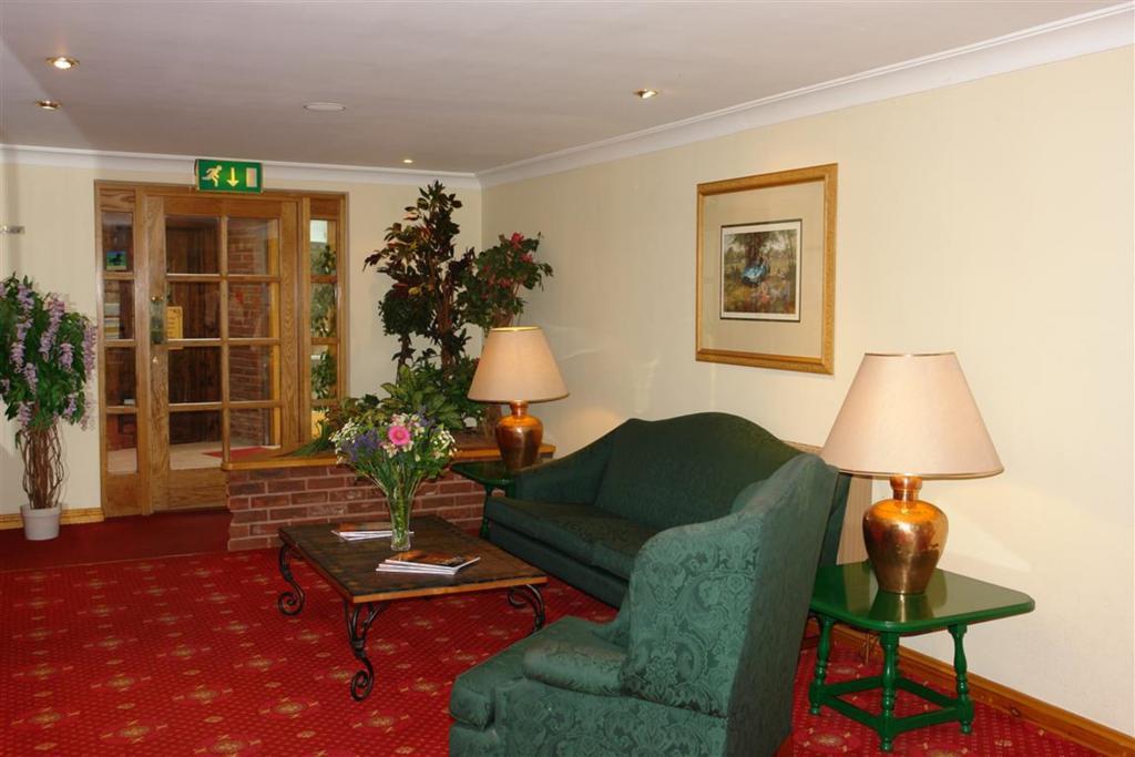 Oaklands Lodge Hotel Saint Saviour Exterior photo